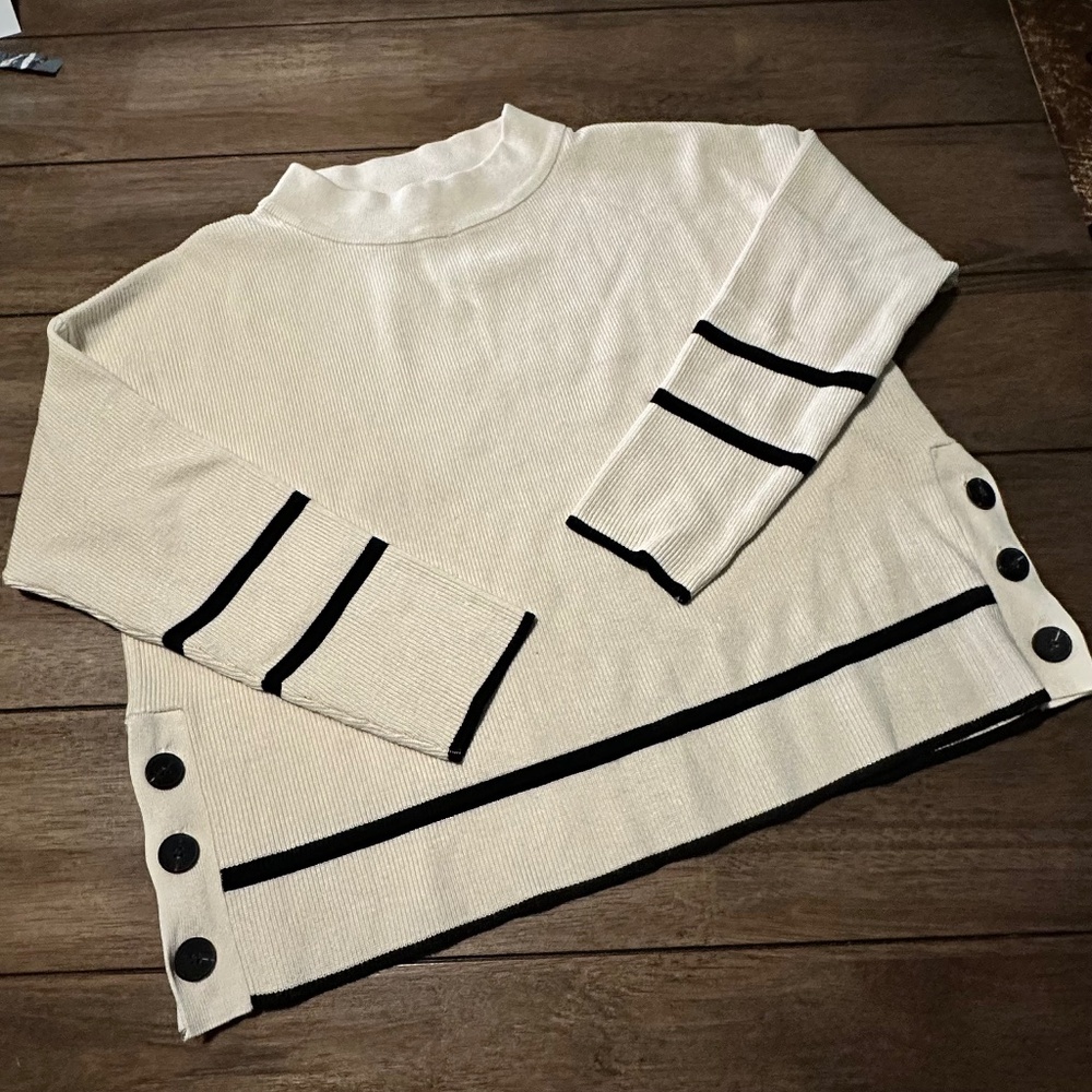 Adriana Papell Long Sleeve Stripe Soft Sweater White/Black Size XS